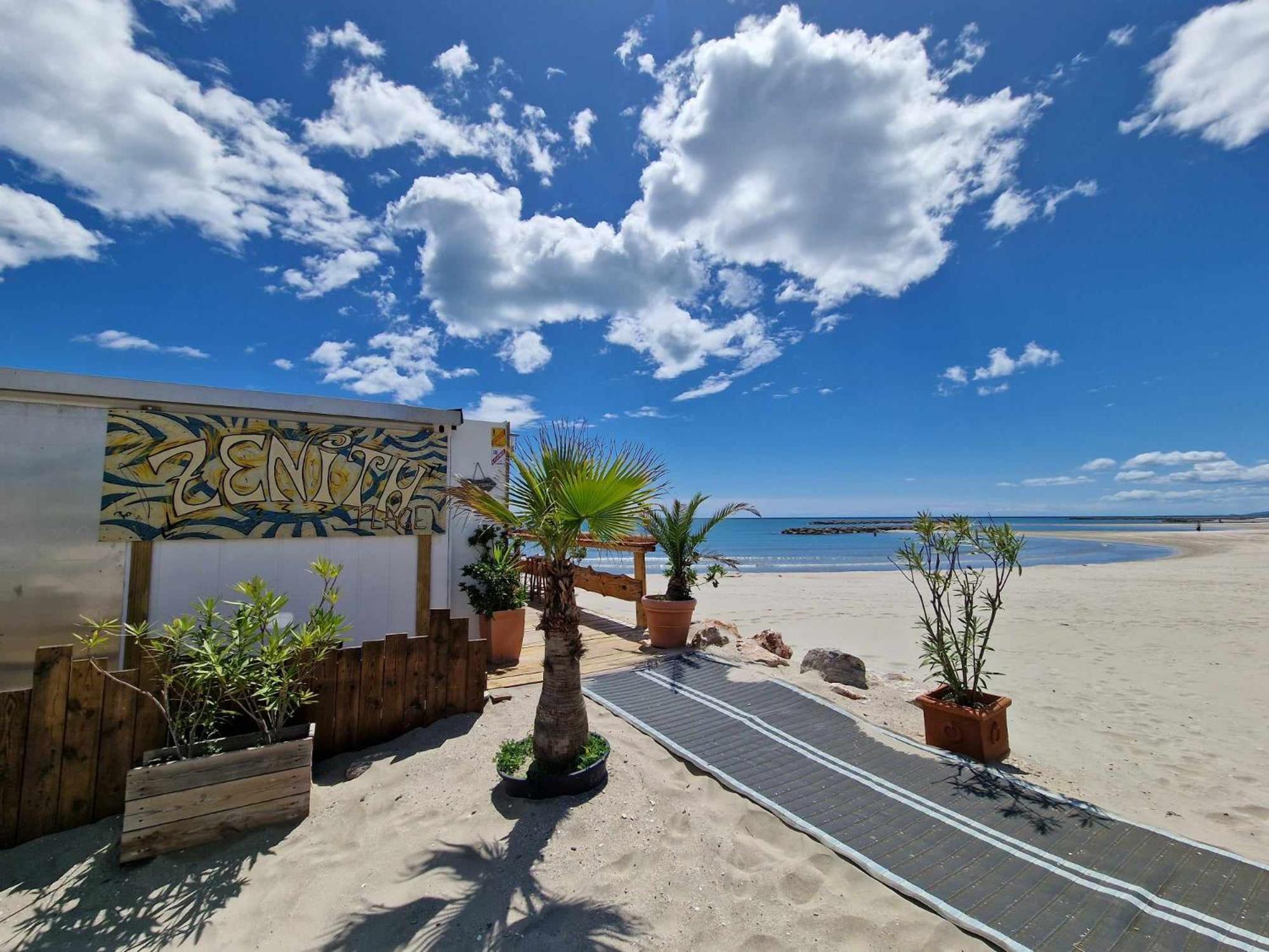 Appartement 1Ere Ligne Piscine Terrasse Au Bord De La Plage Front De Mer Avec 6 Velos Palavas-les-Flots Buitenkant foto